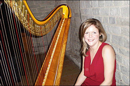 Emma Whitaker Experienced young Harpist